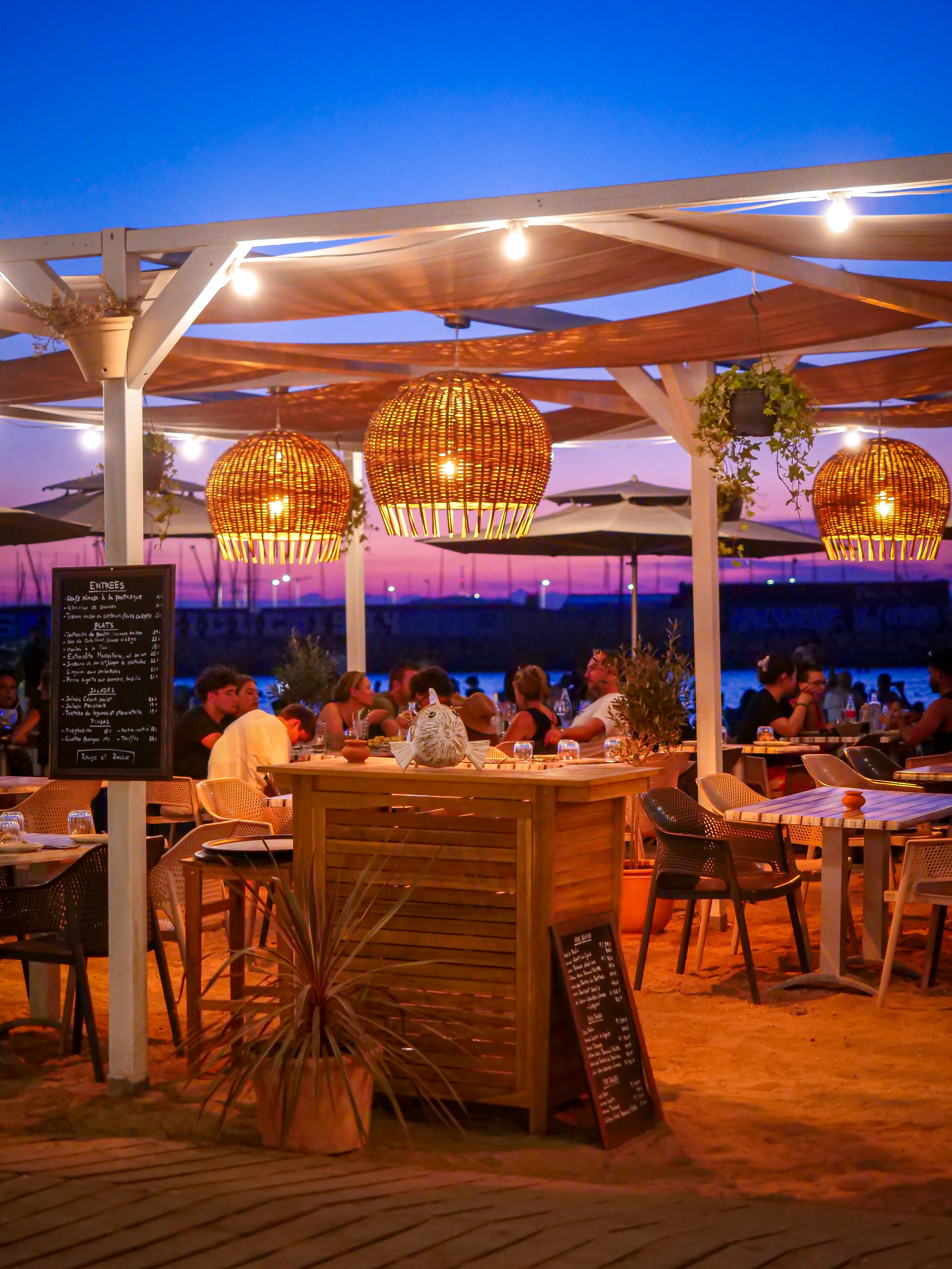 Le restaurant le soir